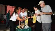 Durante os dias de festa, a população pode contribuir com alimentos não perecíveis em pontos de coleta na Arena das Dunas. - Divulgação