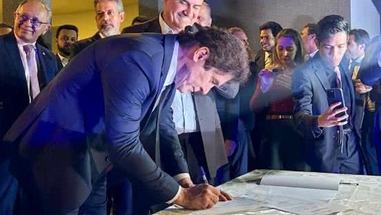 Evento foi prestigiado por figuras como Ciro Nogueira e Arthur Lira, refletindo a relevância de Faria na política nacional. - Divulgação