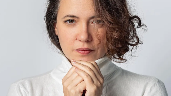 A cantora Tiê, famosa por sucessos como 'A Noite', promete emocionar - Foto: Lucas Seixas/ @retratoslucas