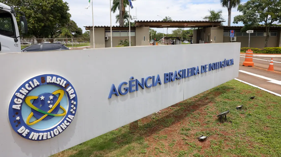 PF indicia Bolsonaro, Carlos Bolsonaro e Alexandre Ramagem por uso ilegal da Abin\u003B entenda o caso