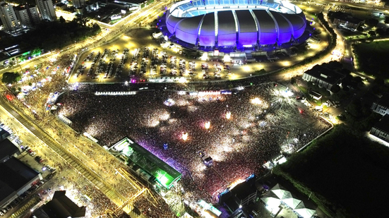 Além do impacto cultural, o São João da Arena impulsionou a economia local, beneficiando setores como turismo, alimentação e comércio ambulante - Divulgação