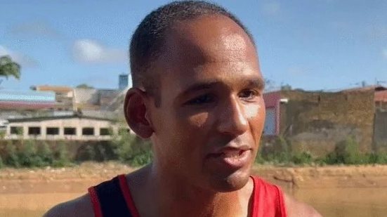 A operação de busca foi coordenada por equipe especializada, que utilizou métodos de toque devido à visibilidade limitada. - Divulgação