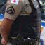 Assaltantes armados invadiram prostíbulo, amarraram vítimas e roubaram dinheiro e celulares antes de serem perseguidos pela polícia. - Divulgação