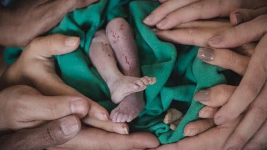 Entre os direitos garantidos estão o registro do nome do bebê, sepultamento, acompanhamento psicológico e capacitação de profissionais de saúde. - Divulgação
