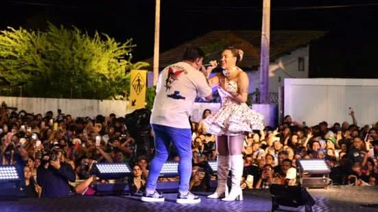 A festa contou com segurança reforçada e ações sociais, como doações para o Banco de Alimentos, garantindo um evento seguro e solidário. - Divulgação