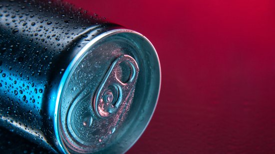 Além de problemas cardíacos, os energéticos podem causar ansiedade - Reprodução/Freepik