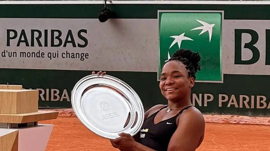 Com a chance de conquistar os quatro Grand Slams, Vitória Miranda se destaca como uma estrela em ascensão no esporte. - Divulgação