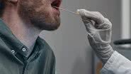 Pesquisadores britânicos desenvolvem método que analisa DNA em amostras de saliva, superando limitações do teste de PSA - Reprodução