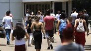 O financiamento estudantil enfrenta desafios críticos, com a maioria dos alunos não conseguindo quitar suas dívidas, afetando o Tesouro Nacional - Reprodução