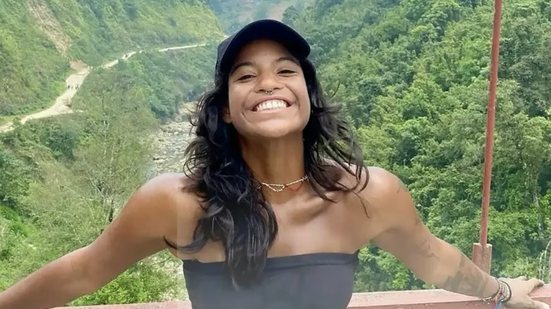 Juliana Marins, empresária e amante da natureza, escorregou em terreno frágil, dificultando o resgate por quatro dias - Reprodução