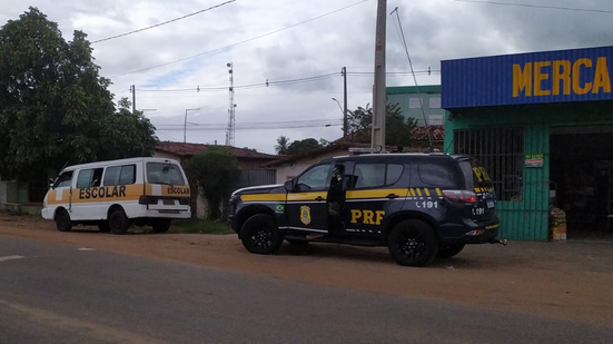 Diante das infrações, o veículo foi recolhido ao pátio - PRF/RN