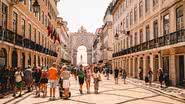 A taxa de rejeição de pedidos de residência em Portugal revela um aumento significativo, afetando milhares de imigrantes. - Divulgação