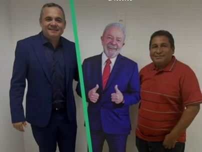 Prefeito de Sucupira do Riachão vira meme após “reunião” com Lula de papelão - Reprodução