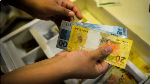 Rendimento médio dos brasileiros atinge maior valor da história - Reprodução