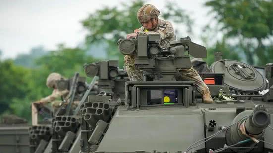 O desfile retrata a evolução do Exército desde a Guerra Revolucionária até os dias atuais, com veículos históricos e modernos. - Reprodução/Imagn Images