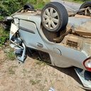 A PRF investiga o acidente, que envolveu uma família de sete pessoas e um casal de amigos em motocicleta. - Divulgação