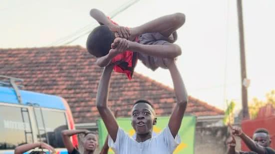 Hyper Kids Africa já homenageou diversos artistas brasileiros e continua a espalhar alegria e cultura pelo mundo. - Reprodução/Instagram
