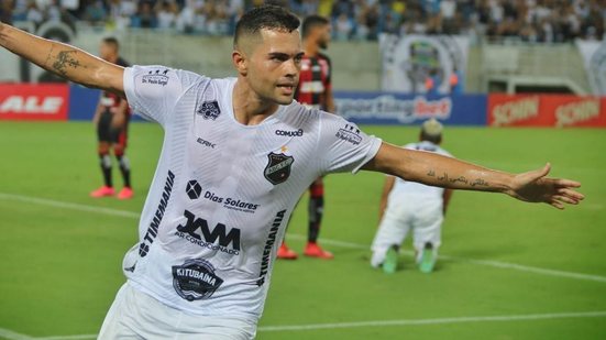 Richardson, que já atuou em 153 partidas pelo ABC, volta ao clube para ajudar na busca por novos títulos até 2026. - Divulgação