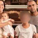 A polícia encontrou evidências de crime na residência da família, incluindo manchas de sangue e objetos queimados, levando à descoberta dos corpos. - Divulgação