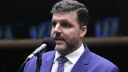 Com queda nos investimentos e subvenções reduzidas, o deputado alerta sobre os riscos financeiros - Foto: Kayo Magalhães/Câmara dos Deputados/Divulgação