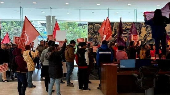 O local se tornou palco de um protesto com a presença de movimentos populares em defesa da justiça tributária - Reprodução/Internet