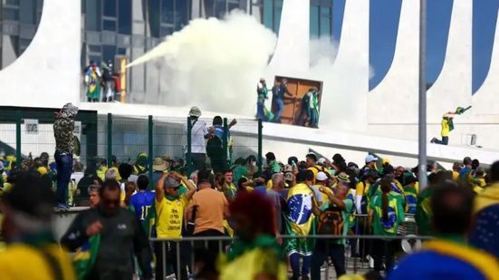 Os manifestantes presos no QG do Exército enfrentam penas de um ano, substituídas por medidas alternativas e indenizações. - Divulgação