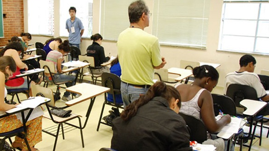 Os candidatos precisam ter, no mínimo, ensino médio completo e não podem possuir cônjuge ou parentes até terceiro grau inscritos no ENEM ou na PND - Reprodução/Internet