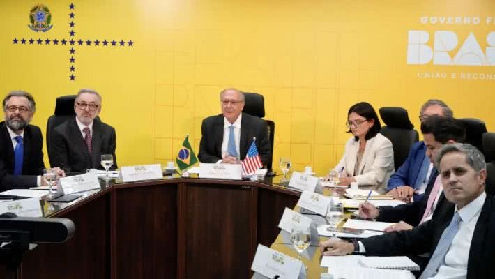 Aumento de tarifas pode encarecer produção nacional, impactando indústrias que dependem de bens intermediários dos EUA. - Divulgação