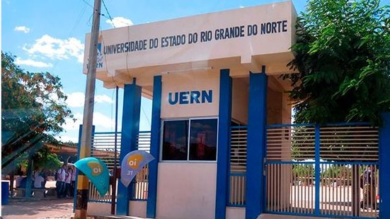 As vagas disponíveis incluem áreas como Filosofia, Enfermagem, Letras, Educação Física e muito mais na UERN. - Divulgação