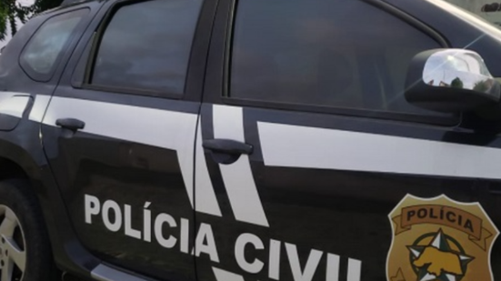 Após as ações realizadas pelas equipes da Polícia Civil e Militar, o suspeito foi localizado, detido e conduzido à delegacia - Reprodução/Internet