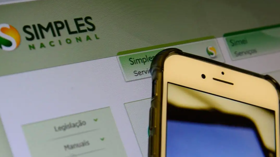 Empresas devem revisar sistemas e bancos de dados para se adequar ao novo CNPJ - Agência Brasil