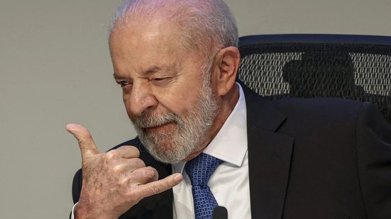 O anúncio foi feito em um evento com forte presença de jovens e estudantes, onde Lula também defendeu a soberania nacional - Marcelo Camargo/Agência Brasil