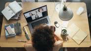 Explore cinco profissões em alta no mercado digital que oferecem salários acima de R$ 8 mil mensais e a flexibilidade do trabalho remoto. - Divulgação