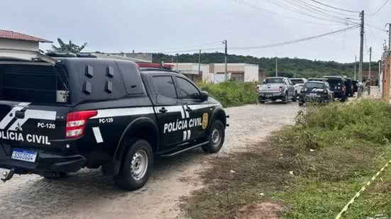 Investigado por crimes graves, Marcelo 'Pica-Pau' foi alvo de uma operação que envolveu diversas forças de segurança em Extremoz. - Divulgação