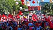 Análise de meio milhão de postagens mostra que a esquerda perde popularidade entre jovens à medida que envelhecem. - Divulgação