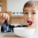 A falta de nutrientes nos ultraprocessados prejudica o equilíbrio intestinal e a função cerebral, afetando a saúde mental. - Divulgação