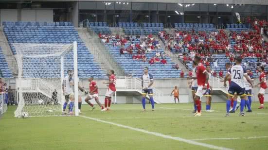 Os jogadores Giva e Hebert foram os responsáveis pelos gols da partida decisiva. - Foto: Anderson Régis