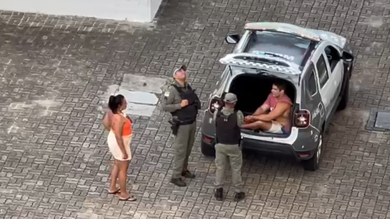 O agressor foi preso em flagrante por policiais militares logo após o crime - Reprodução/Internet