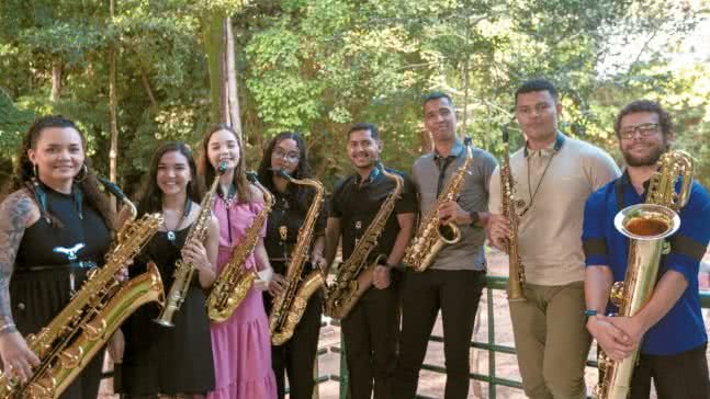 Neste domingo, o Bando de Sax traz música brasileira ao Parque das Dunas, com entrada gratuita e acessível. - Divulgação