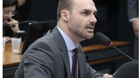 Expectativa cresce sobre o futuro de Eduardo Bolsonaro, que pode se afastar definitivamente da política brasileira devido a pressões - Reprodução