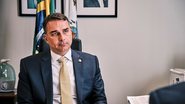 Flávio Bolsonaro classifica política externa do governo Lula como catastrófica e critica postura do ministro da Casa Civil. - Reprodução/Getty Images