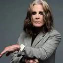 Após anos de luta contra a doença de Parkinson, Ozzy realiza sua última apresentação, marcando um momento simbólico na história da música. - Reprodução/Redes Sociais