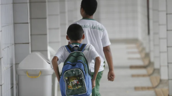 Parnamirim pode proibir utensílios plásticos na merenda escolar - Reprodução