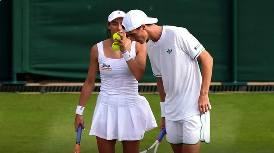 Luisa Stefani segue firme nas competições de duplas mistas e femininas em Wimbledon - Reprodução