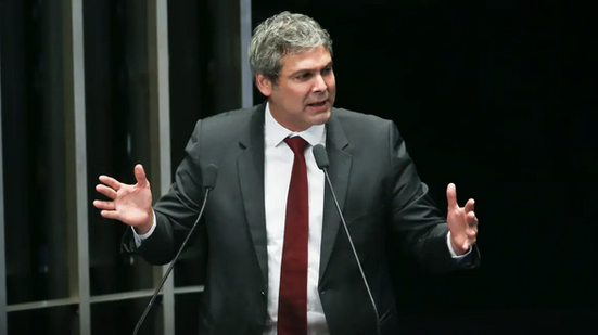 Esquerda reage à medida de Trump e cobra resposta do governo brasileiro - Reprodução