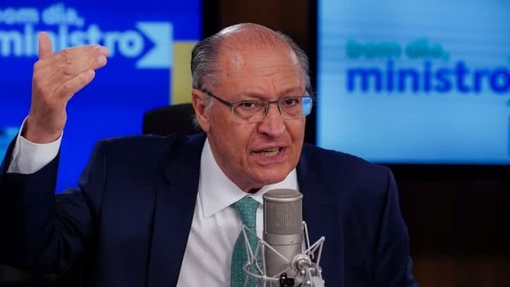 Alckmin critica tarifa de Trump e vê prejuízo à relação Brasil-EUA - Reprodução