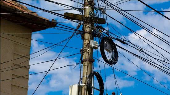 Câmara aprova aumento de pena para furto e roubo de cabos e fios - Reprodução