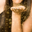 Mulheres usam glitter como tática para identificar homens comprometidos - Reprodução