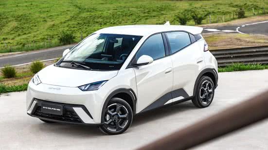 A BYD inicia testes para o BYD Dolphin Mini, primeiro carro 100% elétrico produzido no Brasil, em nova fábrica na Bahia. - Divulgação