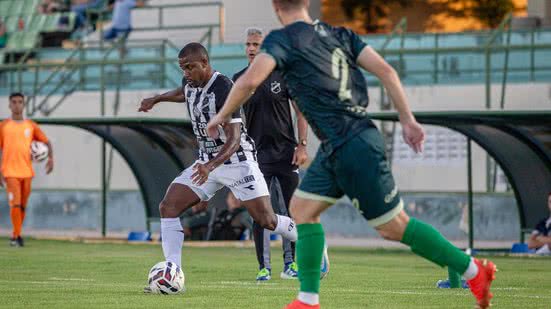 Após um primeiro tempo sem gols, Floresta abre o placar, mas ABC reage e empata com um chute de longe nos acréscimos. - Rennê Carvalho/ABC F.C.
